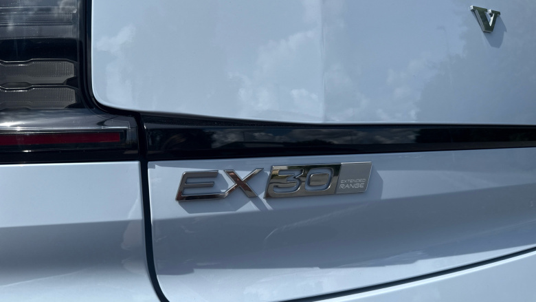 Volvo EX30 200kW SM Extended Range Ultra 69kWh 5dr Auto Electric Estate